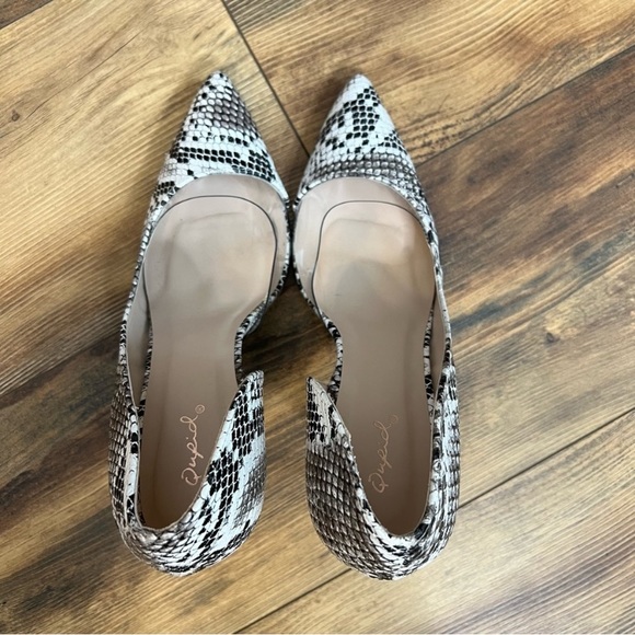 Qupid snake print closed toe heels size 9 - Picture 9 of 11